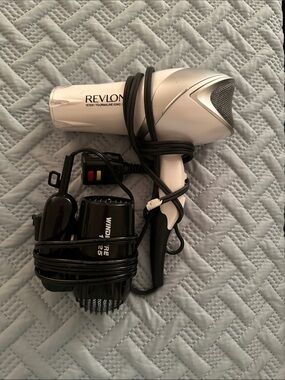 2 like new hair blow dryers